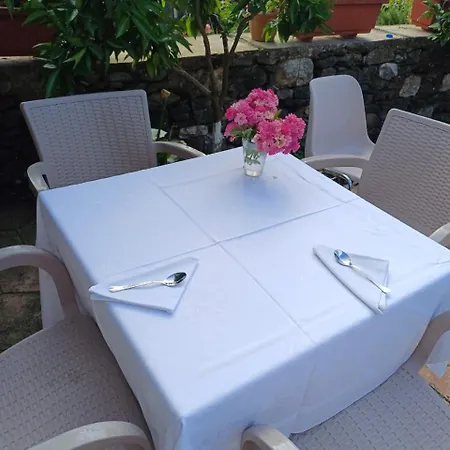 Te Gjyshi Villa Permet